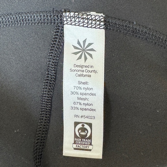 Athleta Black Sculptek TruCool Capri, Size XXS - Picture 7 of 8